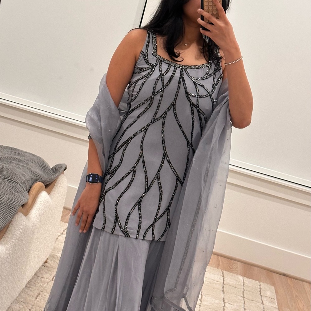 Short grey kurtha
